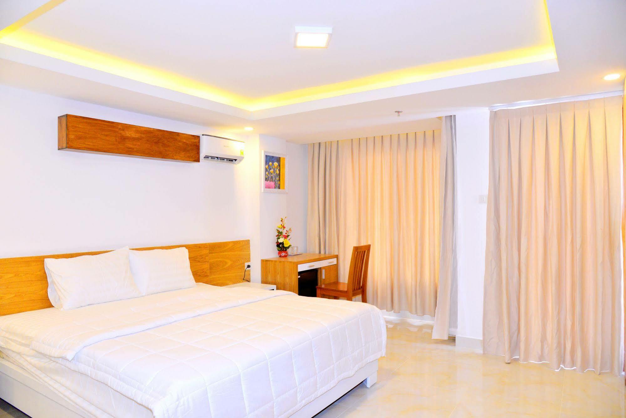 New Century Hotel Nha Trang Exterior photo